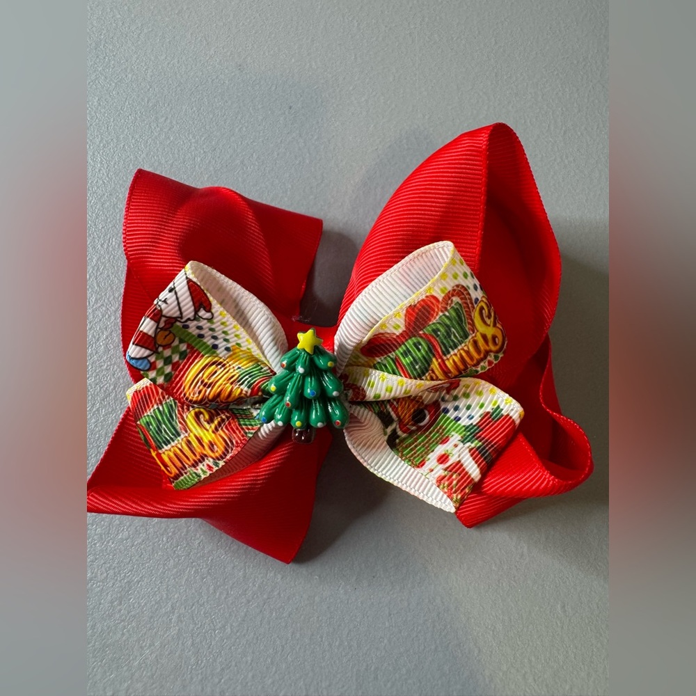 🛍️Any 5 items for $15 🛍️ Festive Red Christmas Bow with Tree Accent